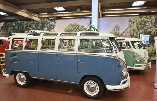 Dauerausstellung „Bulli Klassik Tour“: Zwei VW T1 Sambabus (beide Baujahr 1963).  Foto: Auto-Medienportal.Net/Volkswagen