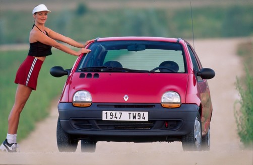 25 Jahre Renault Twingo: Als sportliche Damen und Autos noch keine politisch unkorrekte Gruppierung bildeten.  Foto: Auto-Medienportal.Net/Renault