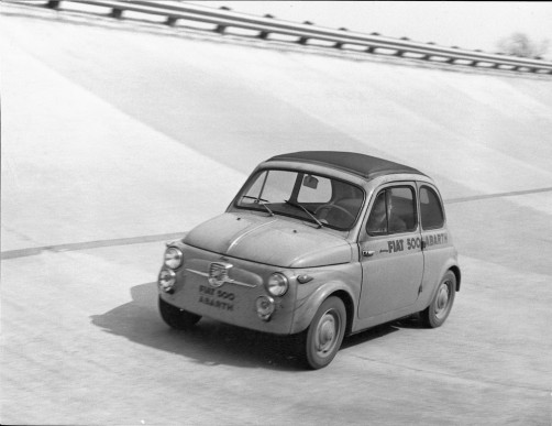 Fiat 500 Abarth auf Rekordfahrt in Monza (1958).  Foto: Auto-Medienportal.Net/FCA