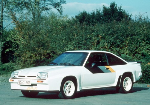 Der 1981 vorgestellte Manta 400 war als Straßen- und als Wettbewerbsversion erhältlich. Vom stärksten Vertreter der von 1975 bis 1988 produzierten Manta B-Baureihe wurden 245 Exemplare gefertigt.  Foto: Auto-Medienportal.Net/Opel