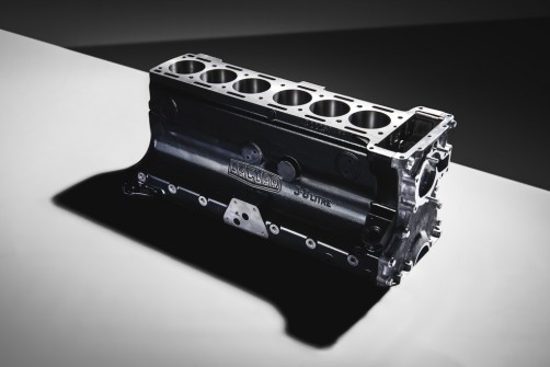 Nachgefertigter Motorblock des 3,8-Liter-Reihensechszylinders der XK-Baureihe von Jaguar.  Foto: Auto-Medienportal.Net/Jaguar Land Rover