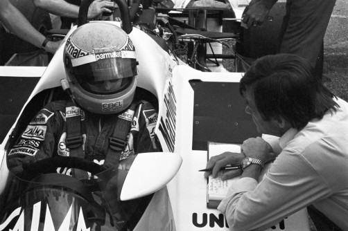 Hans Mezger bei Testfahrten mit dem TAG-Motor in Weissach (1983).  Foto: Auto-Medienportal.Net/Porsche