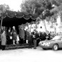 	  Bilder vergangener Triumphe: Victor Elfort bei der Siegerehrung der Rallye Monte Carlo 1968, dem ersten Gesamtsieg eines Porsche.  Foto: Auto-Medienportal.Net/Porsche Museum